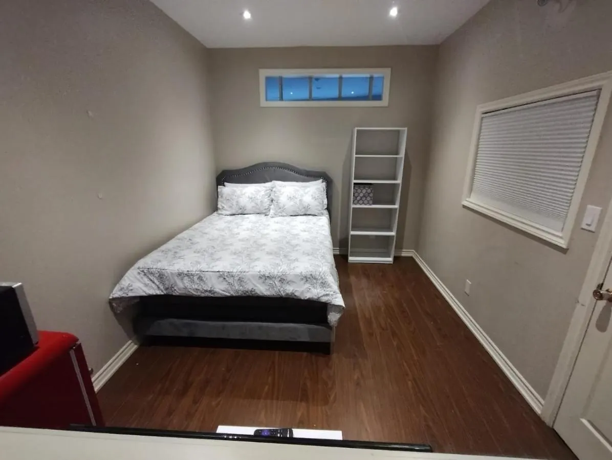 Habitacion Amueblada En Eglinton Toronto 0*,  Canada
