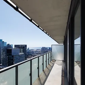 Luxury W/fascinating View&free Parking Apartment