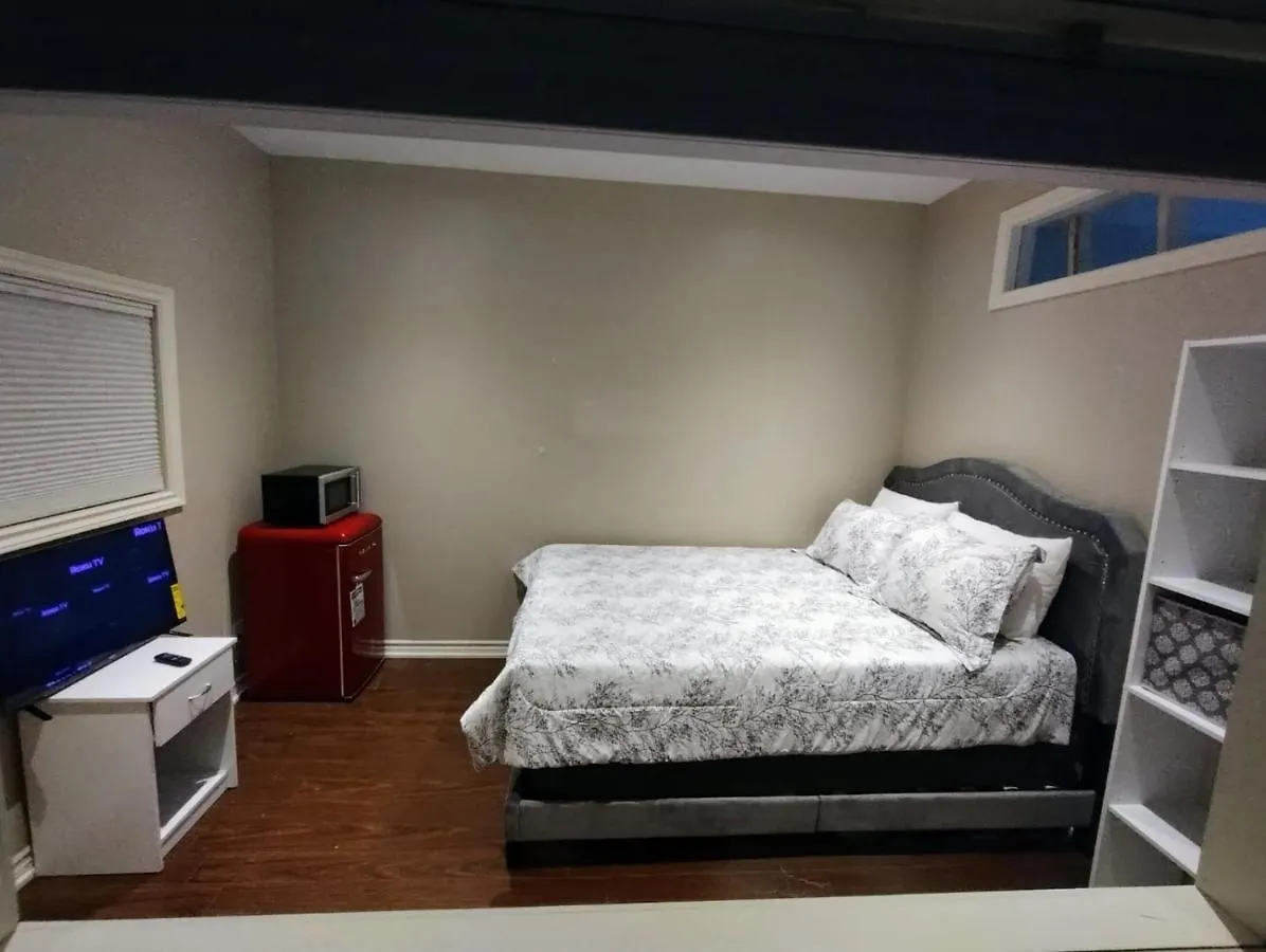 Habitacion Amueblada En Eglinton Toronto Canada