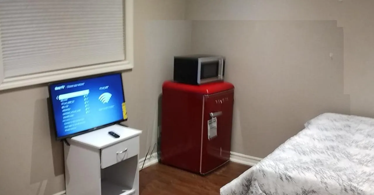 Habitacion Amueblada En Eglinton Toronto Homestay